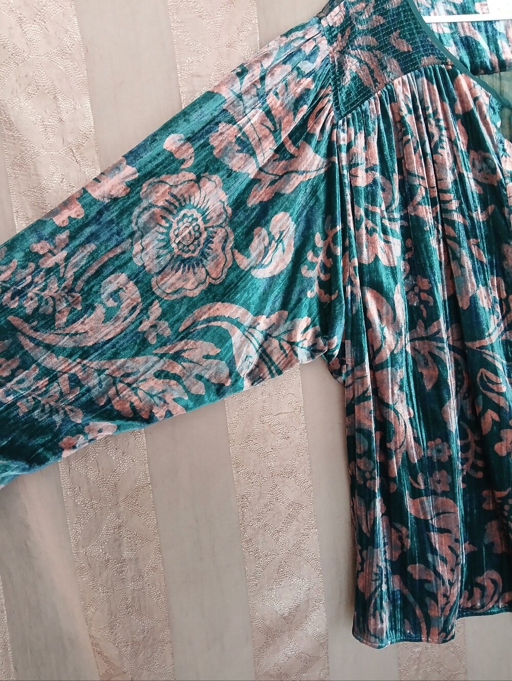 🏷️ Anthropologie Women's Top Faustine Velvet Teal Floral Peasant Plus 0458 - Picture 9 of 14